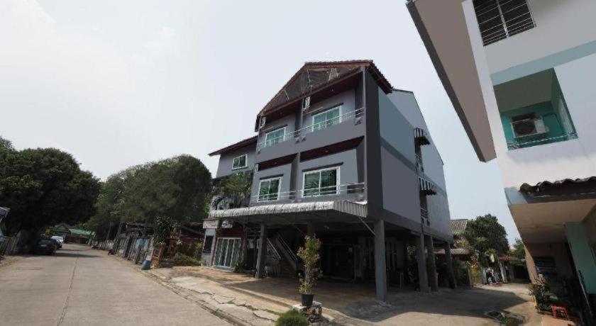 Aparthotel Bannsawasdee Chiang Rai Exterior foto