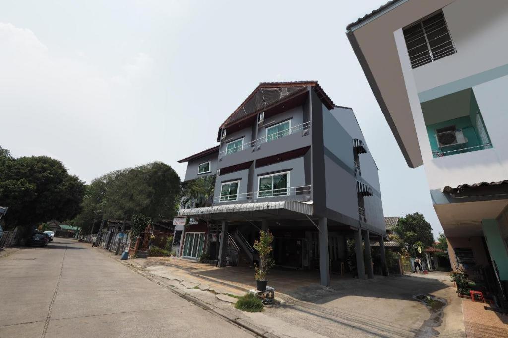 Aparthotel Bannsawasdee Chiang Rai Exterior foto